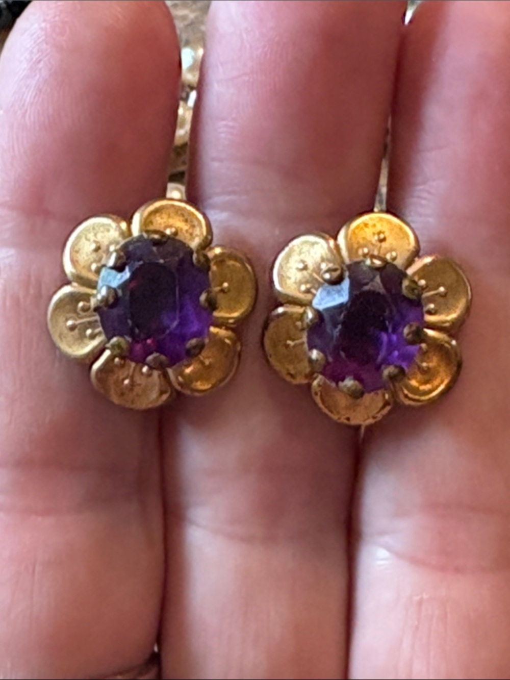Gorgeous Vintage Screw BackGold Flower Earrings with Purple Amethyst Center